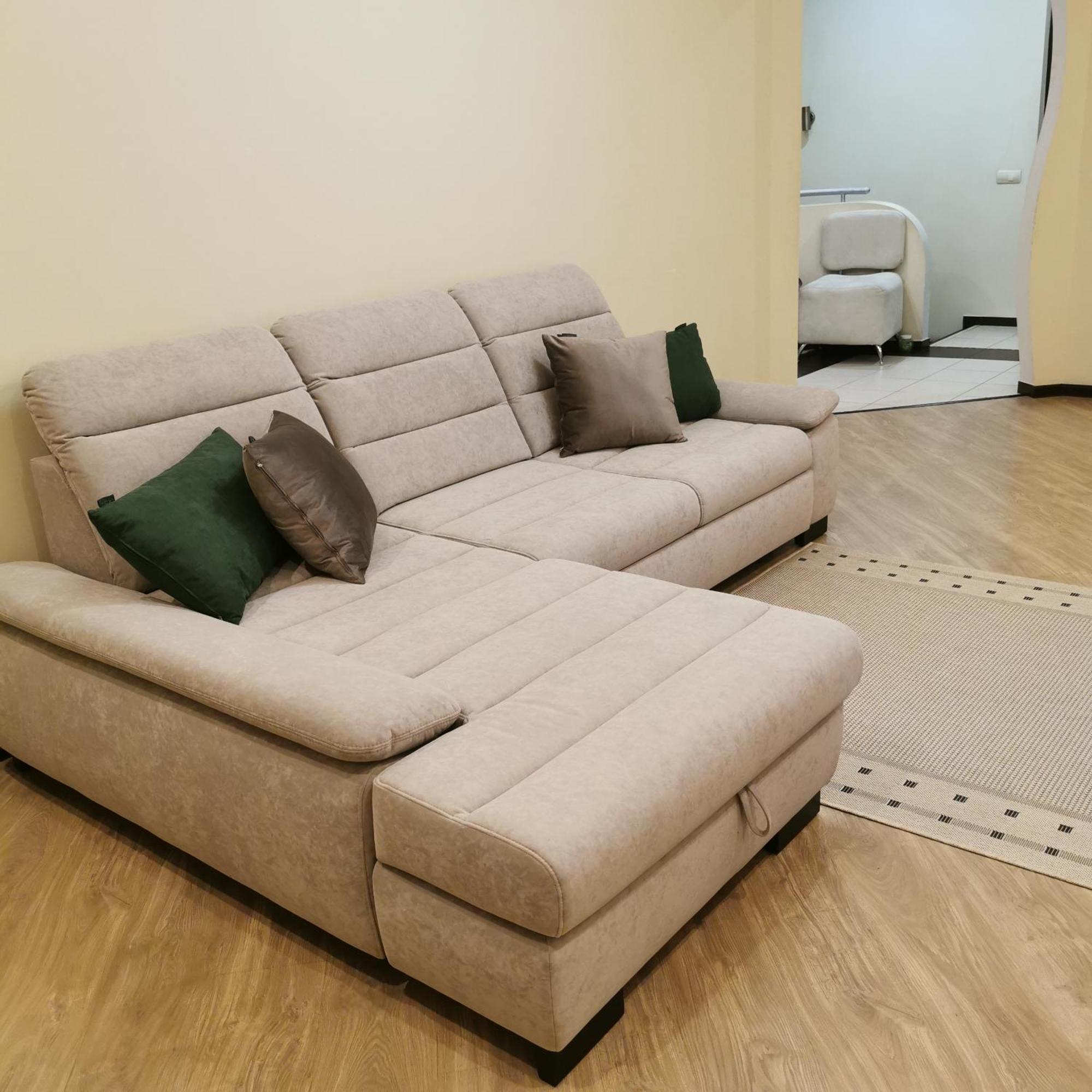 Big Apartment In Rivne Center エクステリア 写真
